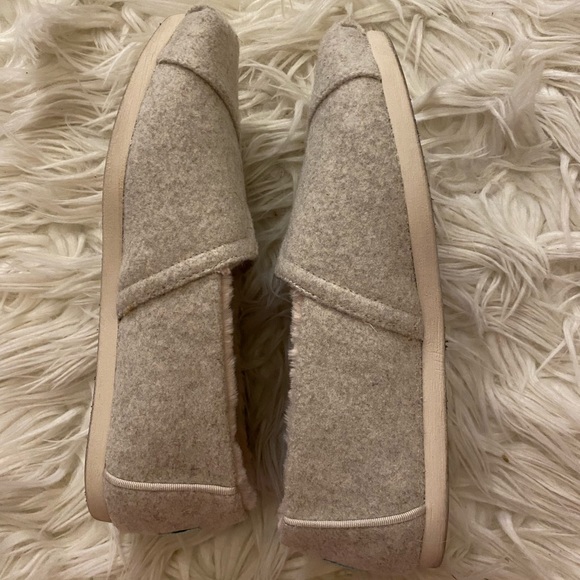 Tom’s slip on shoes with fur lining - Picture 5 of 7